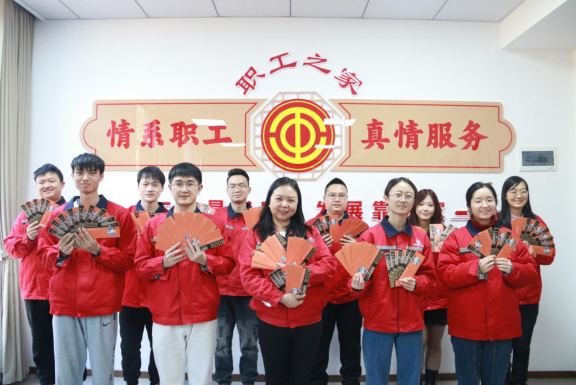 1735872486525426.png 8395c745a0d266cd2c72f77254e3ad3.png